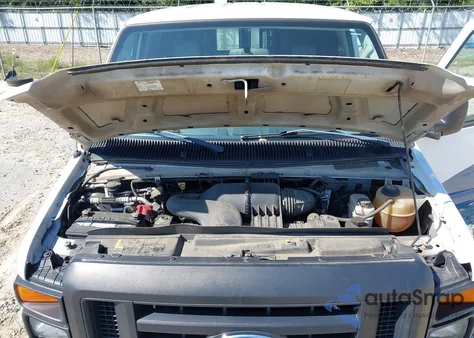 2011 Ford E-150 Commercial z USA, uszkodzony, nr VIN 1FTNE1EW3BDB39643